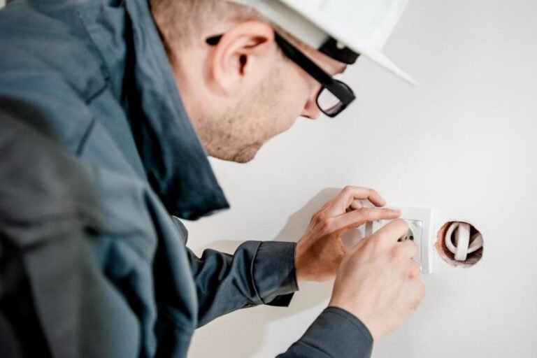 Electrician Jobs in Greece 2026 (€950–2,300 Salary + Work Visa) – EU Hiring for Skilled & Helpers