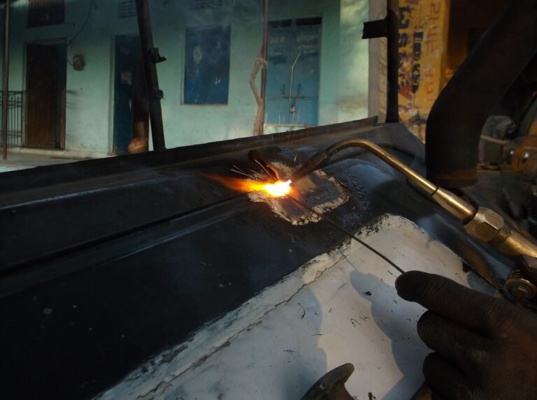 Welder Jobs in Dubai – Everything You Need to Know Before Applying