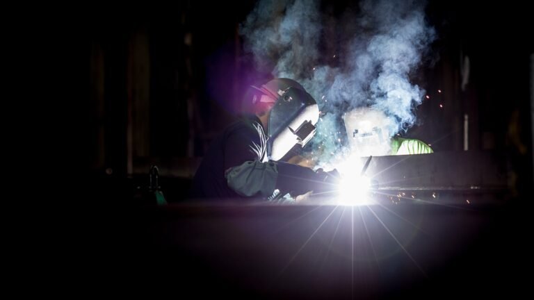 Welder Jobs in Italy – Everything You Need to Know Before Applying